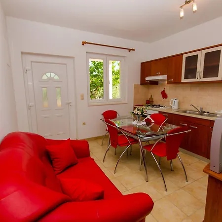 Ivana Apartment *