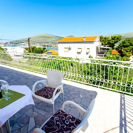 Apartment Ivana *